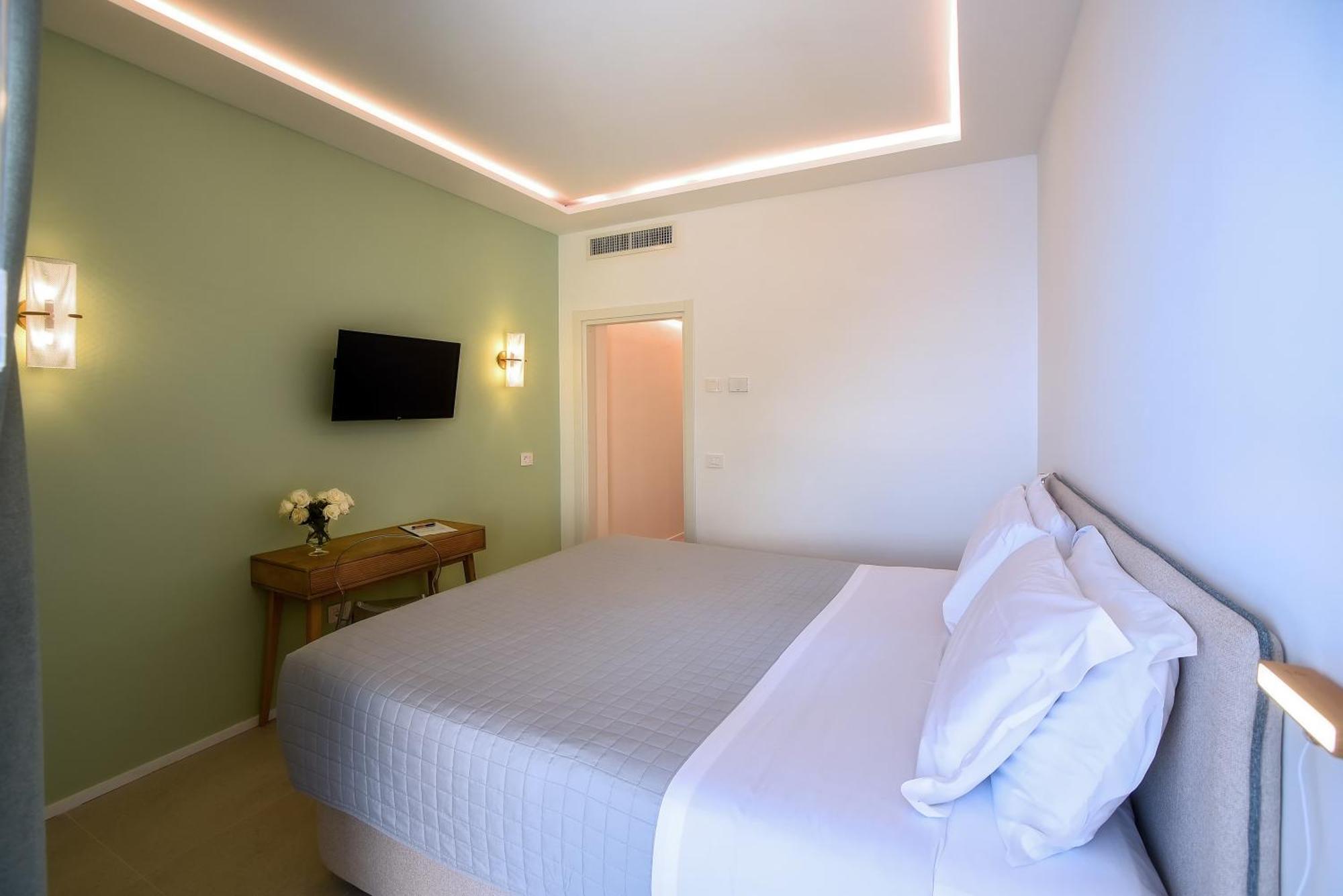 Garden Hotel 3*