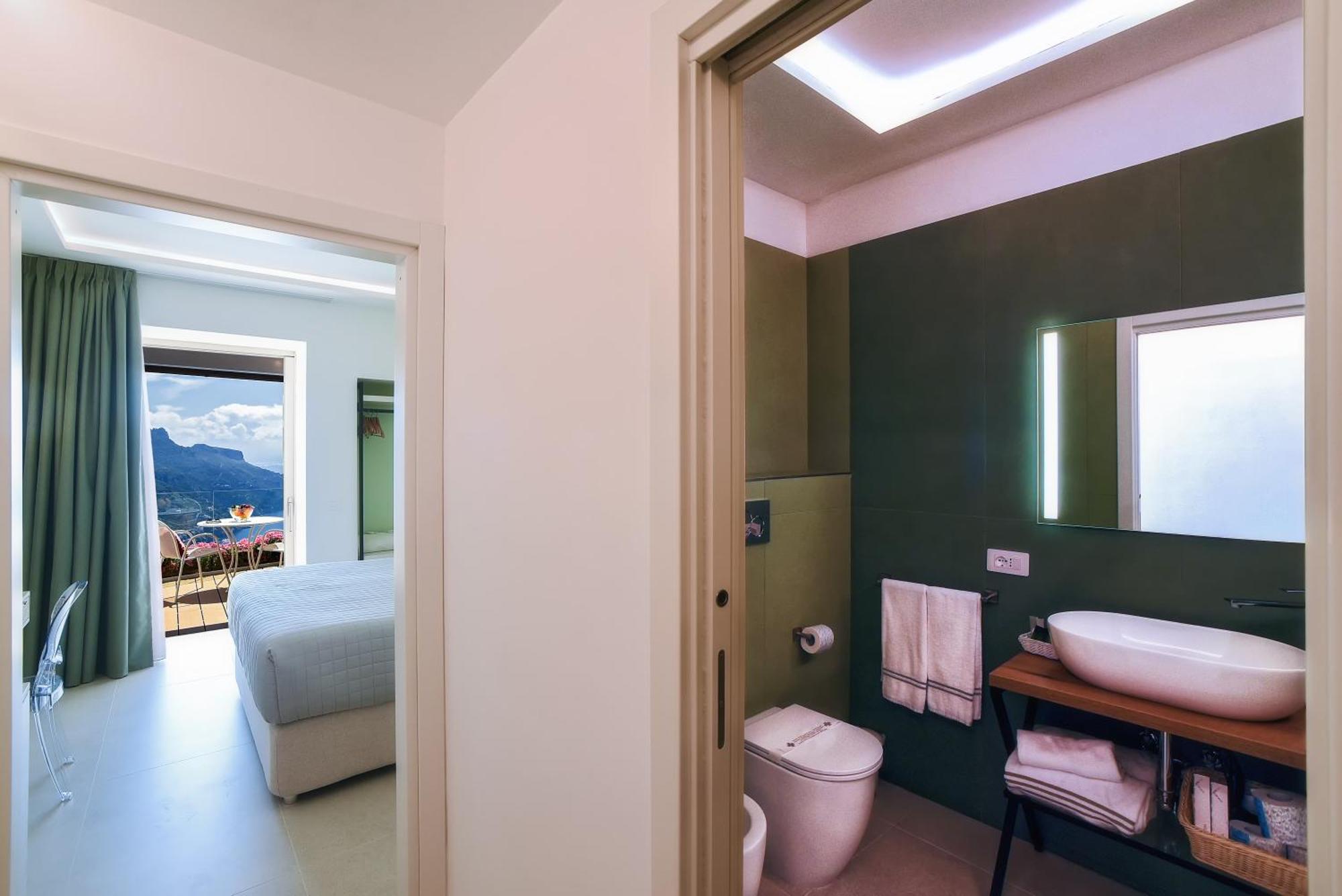 Garden Hotel 3*